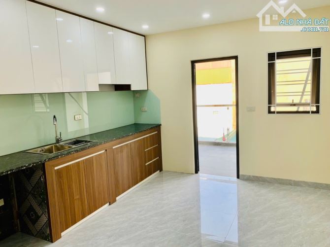 Bán nhà Lĩnh Nam, 5 tầng, Thang máy, 7.75 tỷ, 35m2, ngõ nông, ô tô đỗ cửa - 4