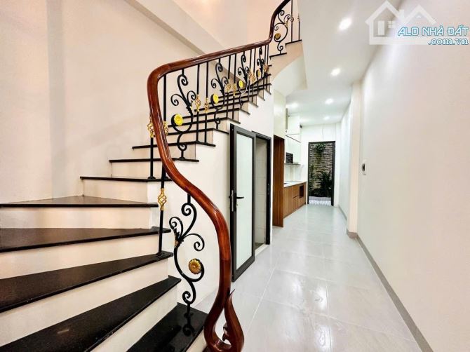 8.6 tỷ sở hữu nhà Phố Minh Khai 45m2, xây mới đẹp, nở tiền hút lộc, mặt tiền 4,1m, nhà mặt - 4
