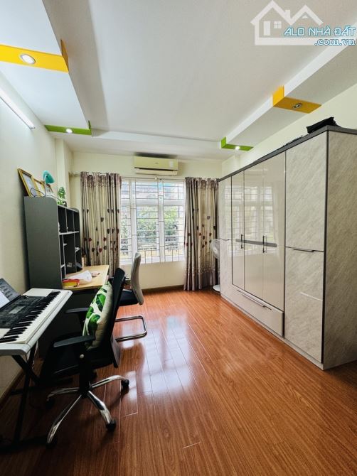 HOÀNG QUỐC VIỆT BÁN NHÀ HIẾM - ĐẸP GARA ÔTÔ - KINH DOANH - NGÕ THÔNG - 2 THOÁNG - FULL NỘI - 4