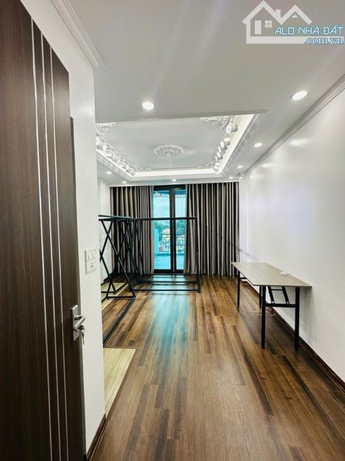 PHÂN LÔ CÁN BỘ - GARA Ô TÔ - 7T THANG MÁY - CHO THUÊ/ Ở SƯỚNG - NỘI THẤT XỊN - 4