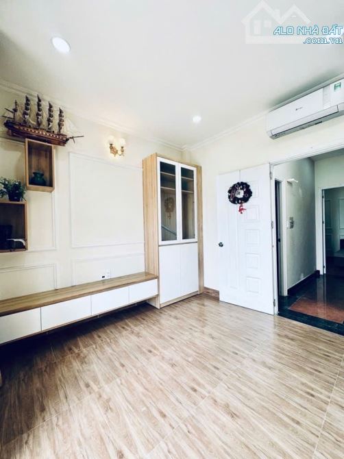 Nhà 6 tầng TẶNG FULL NỘI THẤT đường SỐ 6 , phường 15 Q. Gò Vấp ,dt 61m2 (5mx12m) đường 10m - 4