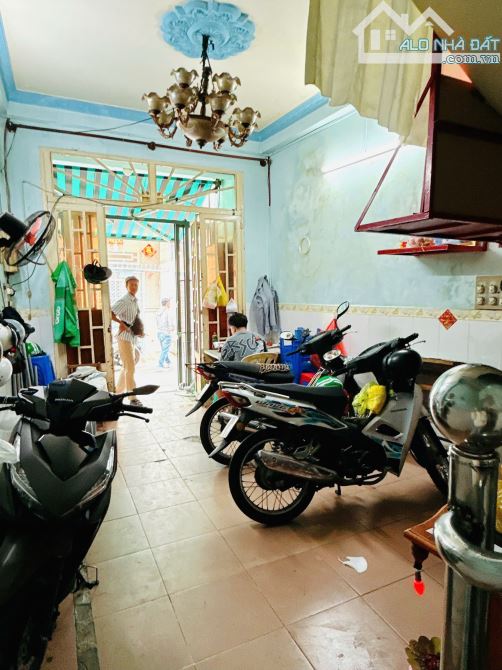 Q8)NHÀ BÁN BÌNH ĐÔNG -ĐÚC BTCT-SỔ NỞ HẬU-NHĨNH 3 TỶ - 4