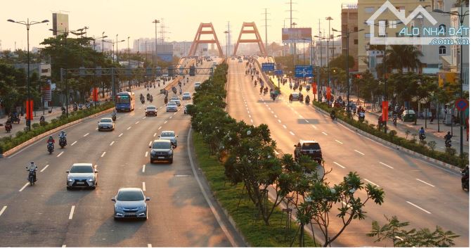 Bán nhà 2 mặt tiền Phạm Văn Đồng 620m² giá 79 tỷ - Cơ hội hiếm có!