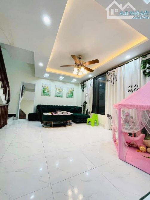 BÁN NHÀ MỄ TRÌ NAM TỪ LIÊM 30/33T2 6,6 TỶ 5 TẦNG MT 5,5m. NGÕ THÔNG RỘNG. NHÀ ĐẸP Ở NGAY. - 4