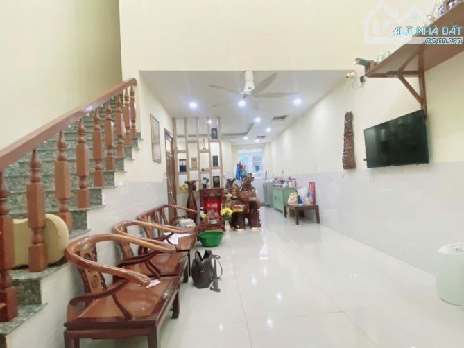 Bán nhà 2 tầng đường ô tô, ngay Linh Trung, Hoàng Diệu 2, Thủ Đức, nhĩnh 2 tỷ - 4