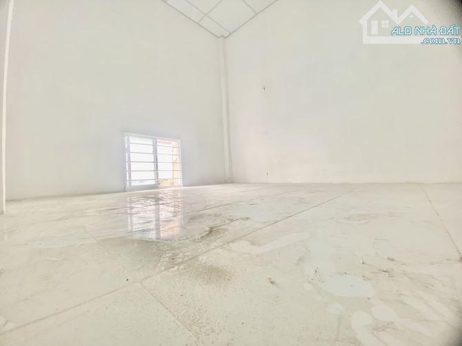 Bán nhà Lô góc Hương Lộ 2 Bình Tân 4m x 13 HXH Chỉ 4.75 T - 4