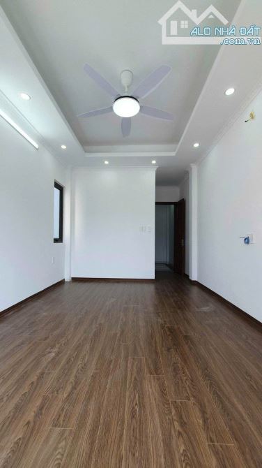 Bán nhà Liên Mạc 34m2x 5T, ô tô 4 chỗ đỗ cổng, nhà mới full nội thất về ở ngay,giá 4,55 tỷ - 5