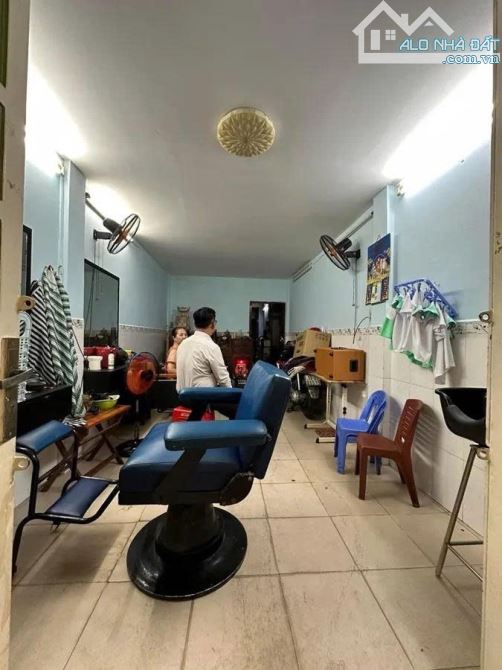 Nhà bán: đường Thành Thái. Q 10. DTSD 60 m2. 2 tầng. Giá 9,8 tỷ - 5