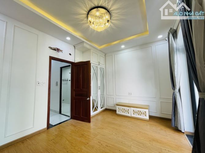 NHÀ LINH ĐÔNG, HẺM XE HƠI, NGAY CHUNG CƯ 4S, KHU PHÂN LÔ 4TẦNG, 52M2, NGANG 4.3M, CHỈ 6.8T - 5