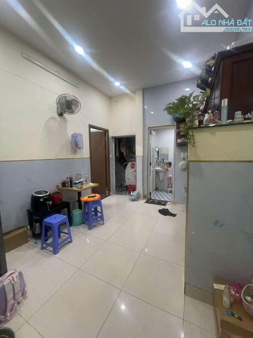 BÁN NHÀ CẤP 4 MỚI TINH , DT  90M2 - 5,5 x 17 , SỔ HỒNG RIÊNG , BÀ ĐIỂM , HÓC MÔN - 5