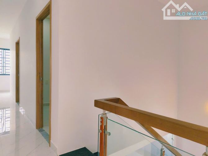BÁN NHÀ 1 TRỆT, 1 LẦU GẦN NGÃ 3 MỸ HẠNH 5x20m XÃ MỸ HẠNH BẮC, ĐỨC HÒA , LONG AN GIÁ 2.4 TỶ - 5