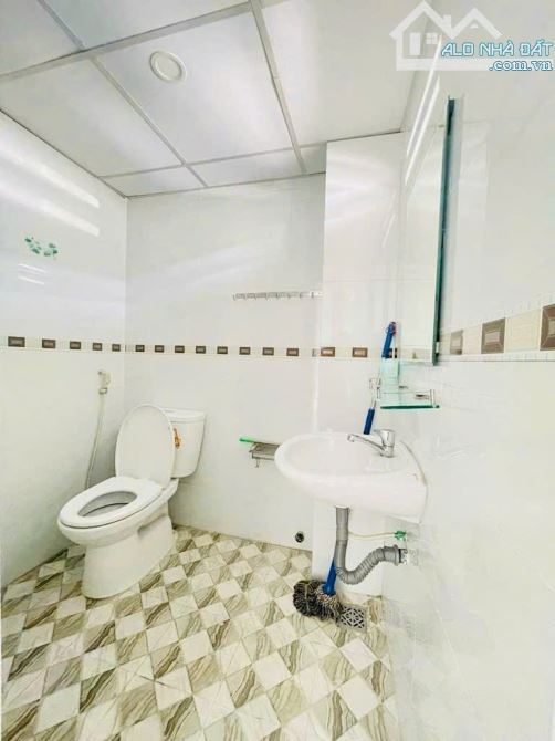BÁN NHÀ ÂU CƠ PHƯỜNG 10 QUẬN TÂN BÌNH - 3 TẦNG 3.5MX10M HẺM XE HƠI - 3TỶ2 - 5