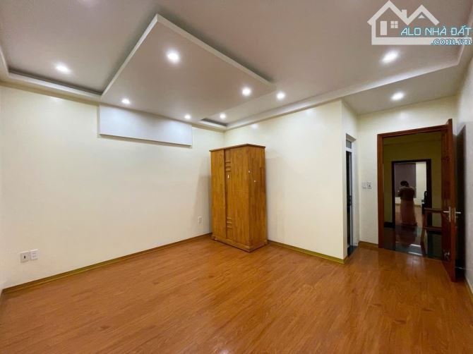 Bán nhà 4 tầng khu phân lô 193 Văn Cao - 5