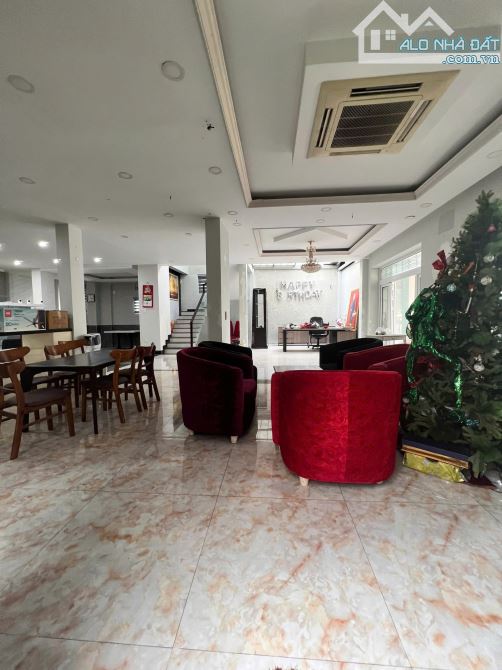 Giảm 3 tỷ Bán Biệt Thự MT ngay Trục Trương Văn Bang - 16x18m Hầm 3 tầng giá còn 52 tỷ. - 6