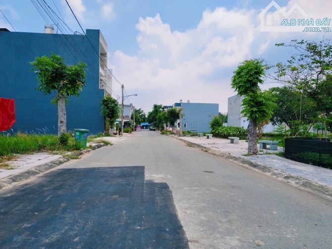 Nhà TK hiện đại, Đường 8m 3PN. Khu Phú Sinh. Gần Hóc Môn SG. - 6