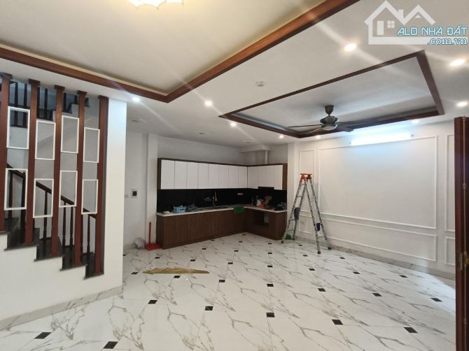 Tôn Đức Thắng - Nhà dân mới đẹp, ở luôn - 54m*5T - 13 Tỷ - Giá tốt - 6