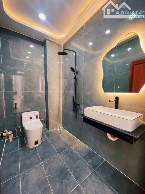 BÁN NHÀ MỚI 3 TẦNG ĐẸP FUL NỘI THẤT- Ô TÔ TRONG NHÀ-DƯƠNG CÁT LỢI TT NHÀ BÈ -7.2 TỈ TL - 5