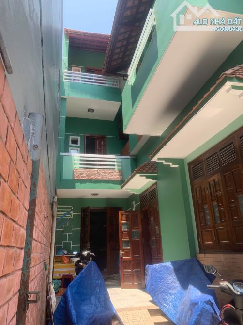CHÍNH CHỦ CẦN BÁN GẤP CĂN NHÀ 3 TẦNG TÂM HUYẾT, 137M2,5PN,3WC, 57TR/M2 - 6