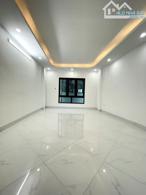 Nhà Lai Xá lô góc 36m2 5 tầng mặt tiền 4m dân xây ô tô đỗ cổng gần trường, chợ, KĐT 5 tỷ 2 - 6