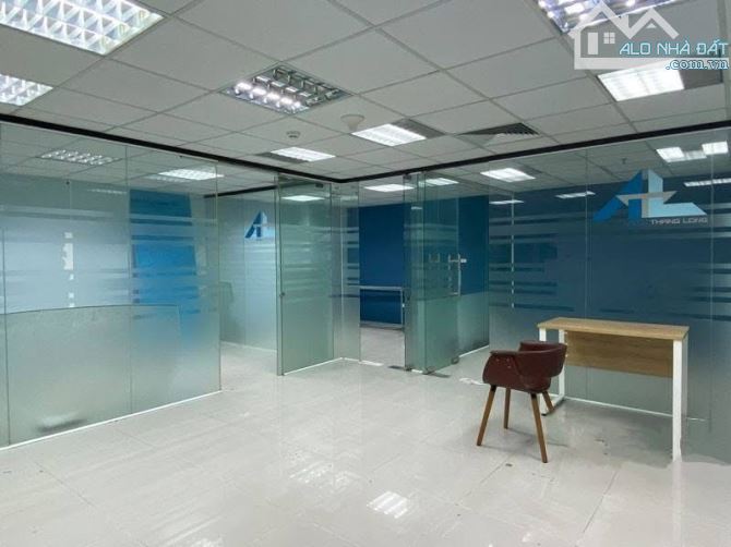 BÁN TOÀ VĂN PHÒNG MẶT PHỐ TRẦN QUỐC TOẢN 240m2x11T THANG MÁY - MT 8m - 250 TỶ - VỈA HÈ -KD - 6