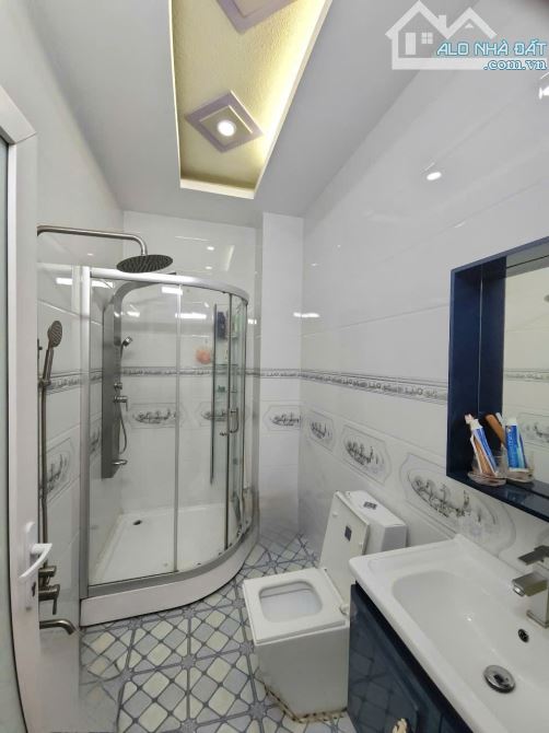Bán Nhà Đẹp, Mặt Tiền Đường 105, 240m2, Ngang 10m, 4 Tầng, Chỉ 24 Tỷ, P.7, Quận 8 - 8