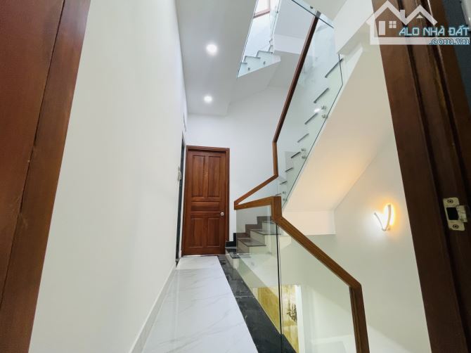 NHÀ LINH ĐÔNG, HẺM XE HƠI, NGAY CHUNG CƯ 4S, KHU PHÂN LÔ 4TẦNG, 52M2, NGANG 4.3M, CHỈ 6.8T - 8