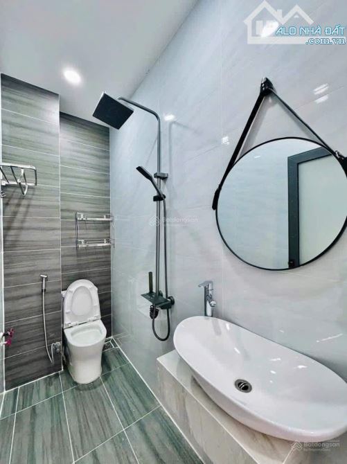 Chủ cần vốn làm ăn cần bán nhà ngay Trần Phú, P4,Quận5-Giá:5tỷ060/63m2(4,5x14)-2 lầu,3PN - 8