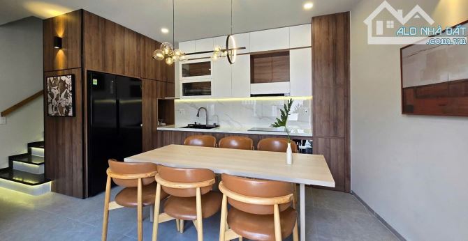 Bán căn nhà 3 tầng thiết kế hiện đại, đầy đủ công năng Kiệt 69 Lê Ngô Cát (Nay là Sử Hy Nh - 8