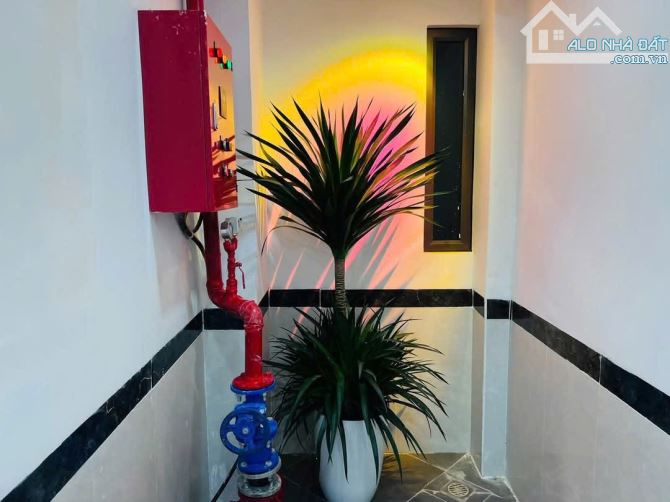 16.9 tỷ. Căn hộ dịch vụ Đường Láng. 63m2 6 tầng 13 phòng 80 triệu tháng - 8