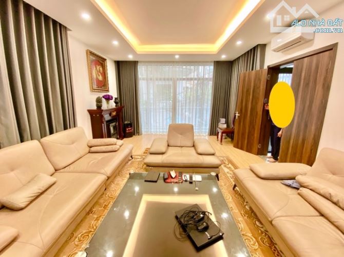 LÔ GÓC OTO TRÁNH HOÀNG CẦU,100M2 x 5 TẦNG,THANG MÁY NHẬP,TẬNG FULL NỘI THẤT CAO CẤP. - 8