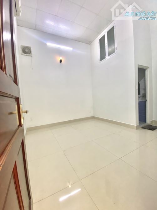 NHÀ ĐẸP 2 TẦNG 55M2(5.5X10)-TỈNH LỘ 10-GẦN BÀ HOM-GIÁ 4 TỶ - 8