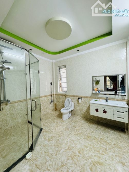 HOÀNG QUỐC VIỆT BÁN NHÀ HIẾM - ĐẸP GARA ÔTÔ - KINH DOANH - NGÕ THÔNG - 2 THOÁNG - FULL NỘI - 8