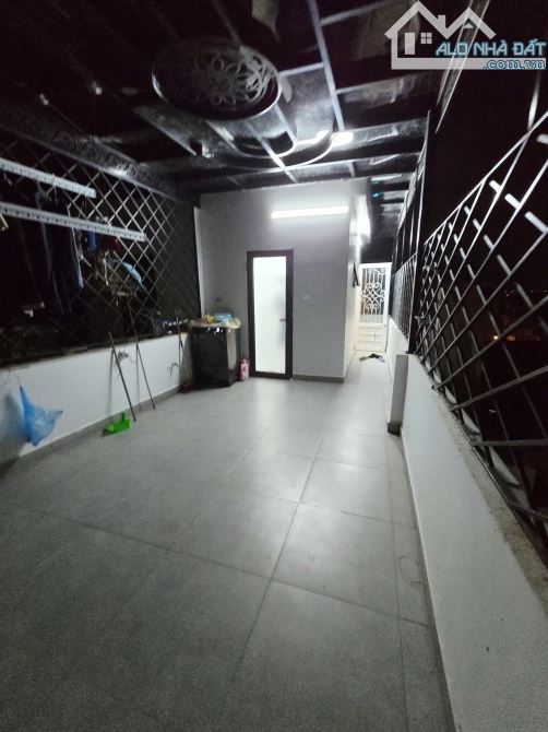 BÁN NHÀ LÔ GÓC GIANG BIÊN LONG BIÊN 6 TẦNG 5.9 TỶ 35m, MT 4m, gần Hồ điều hòa và công viên - 8