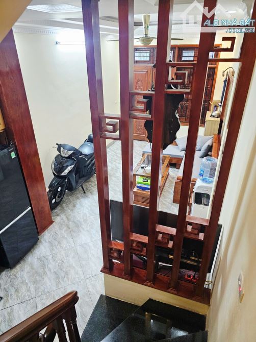 BÁN NHÀ PHỐ TRẠM LONG BIÊN LÔ GÓC 6 TỶ 35m, 5 TẦNG MT 4m, Ô Tô, KD, GIAO PHỐ TƯ ĐÌNH - 8
