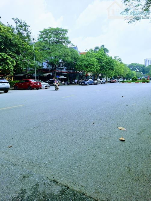 VĂN QUÁN- HÀ ĐÔNG- SIÊU BIỆT THỰ 3 TẦNG- LÔ GÓC- 224M²- MẶT 15M- VỈA HÈ KINH DOANH - 1