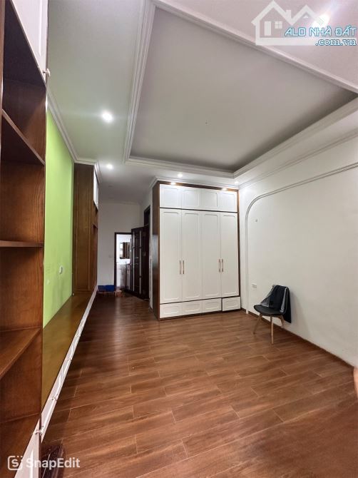 Nhà đẹp ở ngay mặt phố Huỳnh Thúc Kháng Hà Đông. Sổ vuông 32m, 4 tầng MT4m Giá 10 tỷ