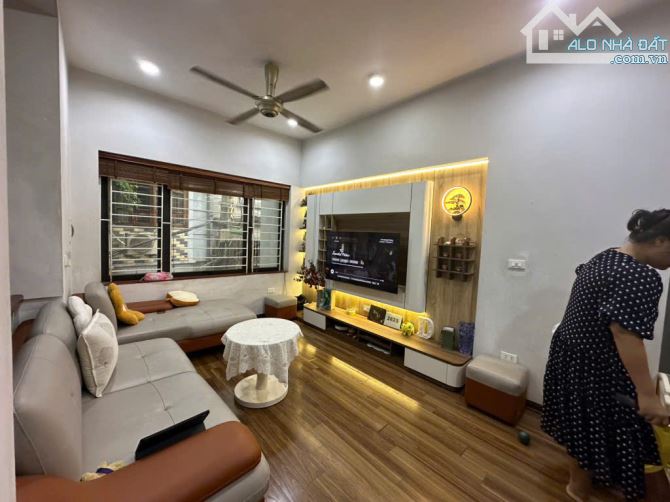 Bán Nhà khu vực Phố Văn Tiến Dũng, 40 m2, Quận Bắc Từ Liêm, Hà Nội