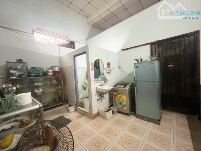 Gấp bán nhà Thủ Đức, dt 220m2, giá 10.5 tỷ, ô tô thông Đặng Văn Bi.