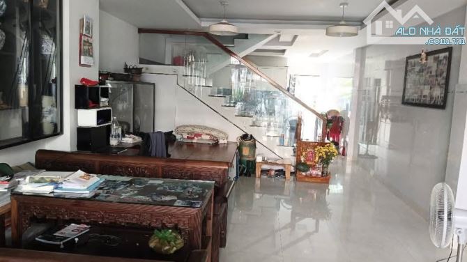 Bán gấp Nhà MTKD - Chu Văn An gần HV Cán Bộ - đường 8m - 63m2 ( 5.2 X12 m ) - 3 tầng -