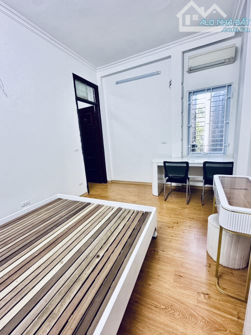 Nhà đẹp mới xây 5 tầng, 38m, gần ROYAL CITY, Khương Đình, Thanh Xuân