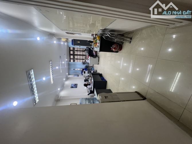 B.ÁN N.HÀ MẶT PHỐ NGÔ GIA TỰ-KINH DOANH ĐỈNH-VỈA HÈ SIÊU RỘNG-96M2-5 TẦNG-GIÁ 20,8 TỶ.