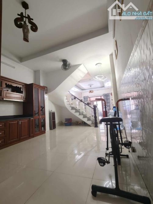 ĐƯỜNG D2-NGUYỄN GIA TRÍ - 65M2 - BÌNH THẠNH - NHỈNH 6 Tỷ TL