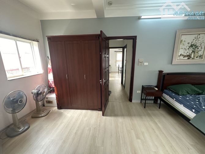 Cho thuê chung cư thang máy đủ tiện nghi phố Dã Tượng, Trần Hưng Đạo