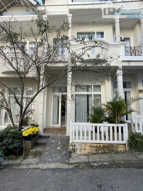 Bán nhà đẹp trong khu nghĩ dưỡng Anada P8 Đà Lạt