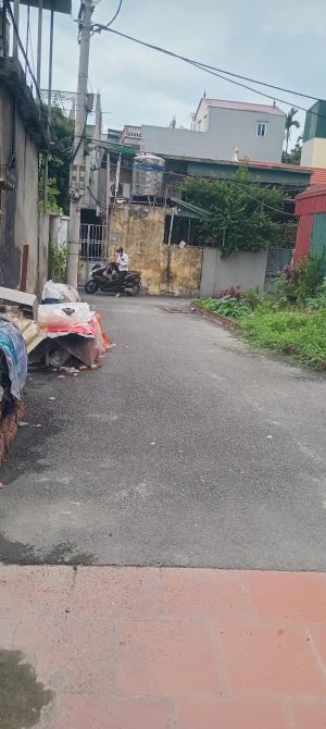 BÁN ĐẤT LÔ GÓC TRƯỚC NHÀ SIÊU THOÁNG