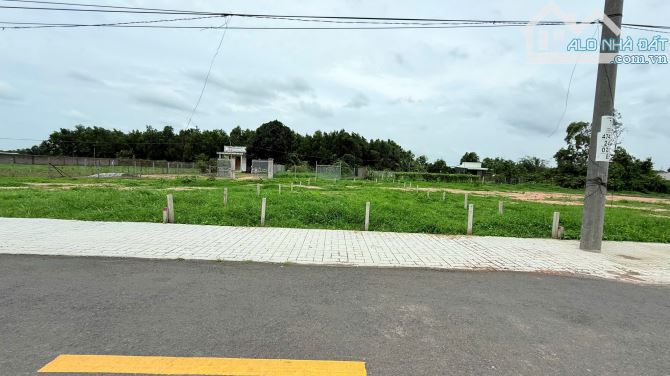 Bán 2 lô liền kề đường Nguyễn Huệ - xã Phước Long Thọ,Long Đất giá chỉ 950tr/lô