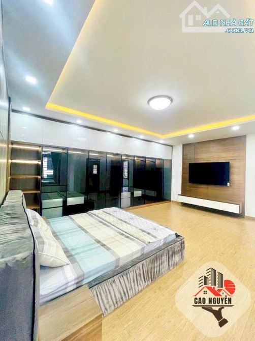 Biệt thự 3 lầu đầy đủ nội thất, khu Tên Lửa, Bình Tân.
