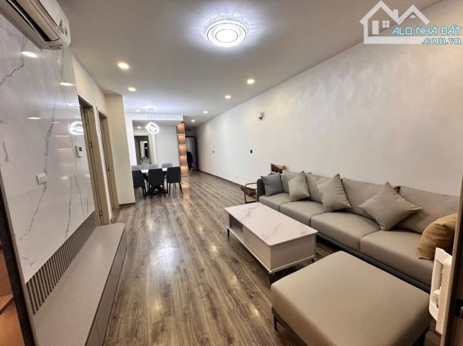 Bán Căn Hộ E1 Ciputra Nguyễn Hoàng Tôn DT 123m 3PN Hướng mát Full NT đẹp SĐCC