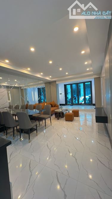 Bán tập thể tầng 1 phố Doãn Kế Thiện 75m2, Kinh Doanh, Ô tô đỗ cửa ngày đêm giá 4,65 tỷ