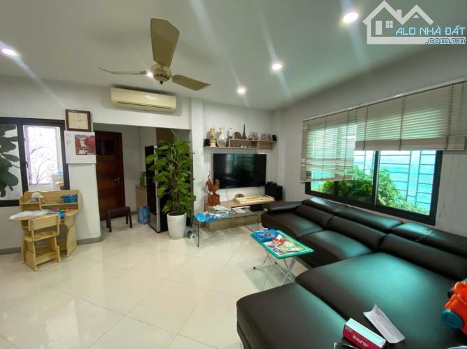 ĐỘI CẤN BA ĐÌNH 15TỶ 76M 8 T MT 5M THANG MÁY THIẾT KẾ ĐẲNG CẤP NGÕ NÔNG CHỦ TẶNG NỘI THẤT